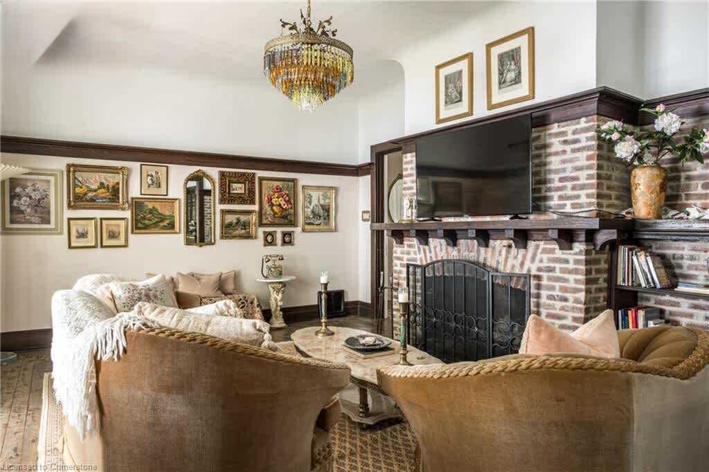 Photo of Livingroom in Burlington