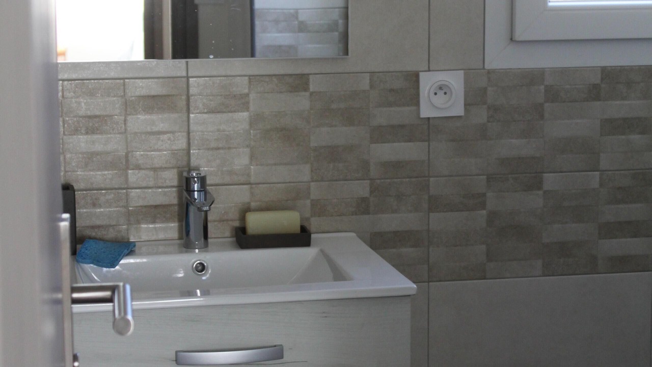 Photo of Bathroom in Saint-Quentin-la-Poterie