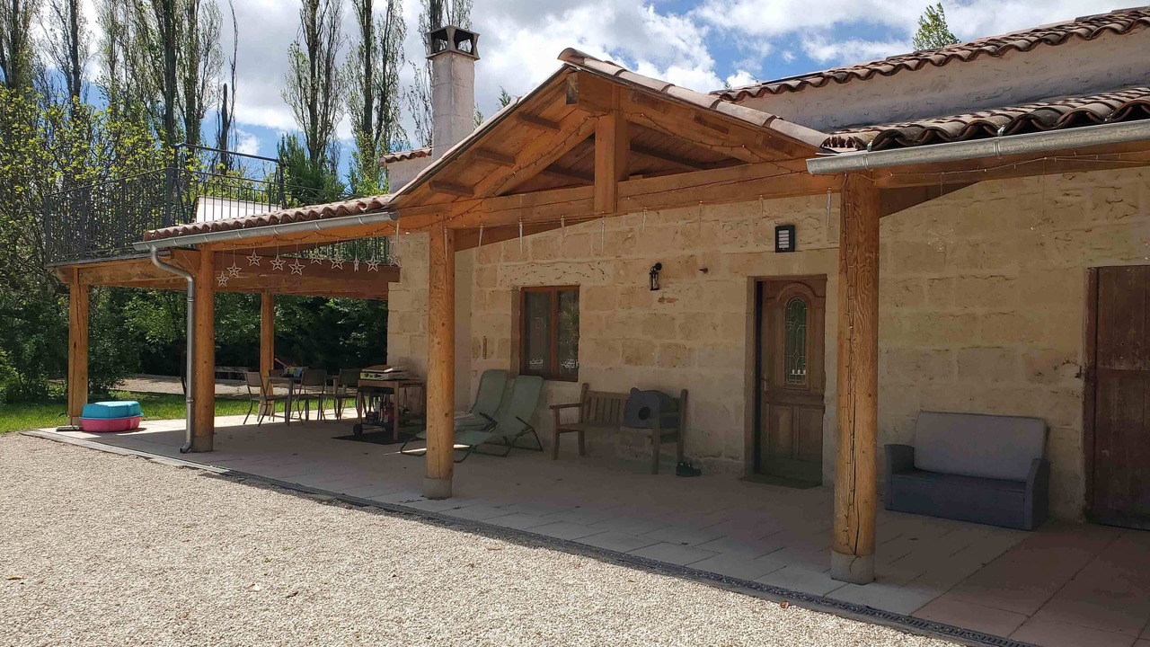 Photo of Patio Balcony in Bernis
