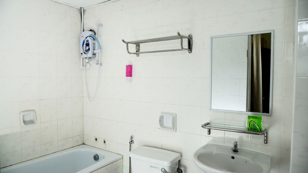 Photo of Bathroom in Padang Matsirat