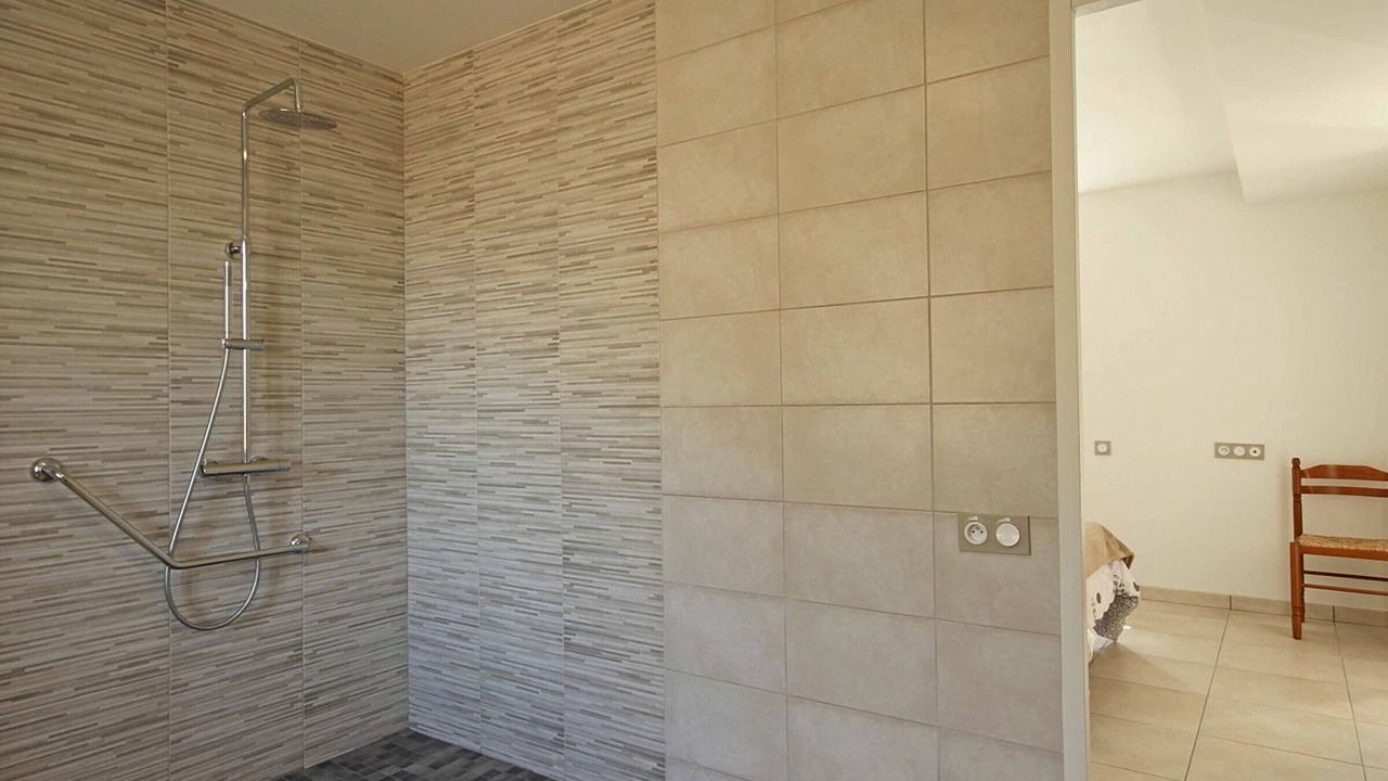 Photo of Bathroom in Saint-Fraimbault