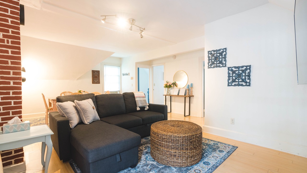 Photo of Livingroom in Back Cove