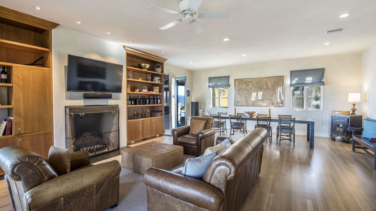 Photo of Livingroom in St. Helena
