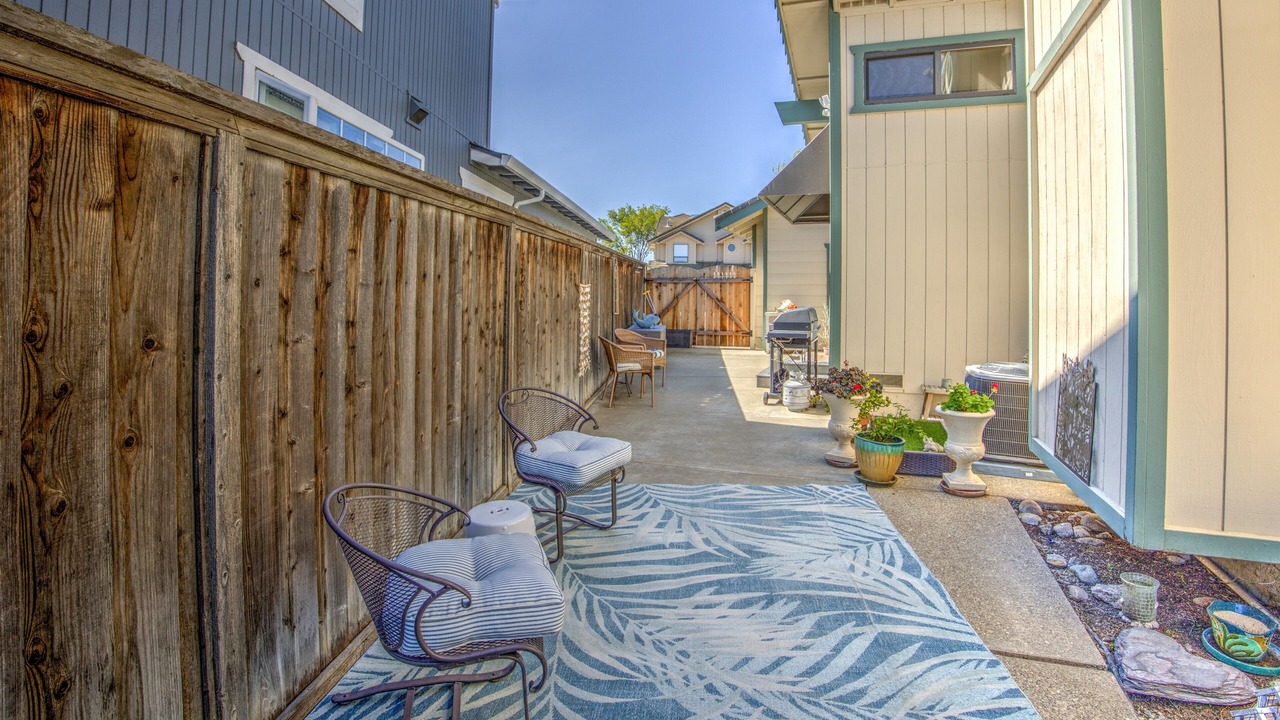 Photo of Patio Balcony in Discovery Bay