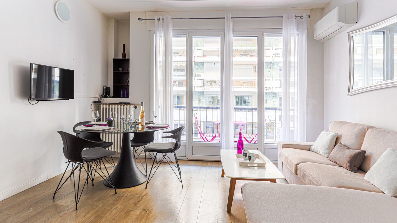 Photo of Livingroom in Musicians Quarter