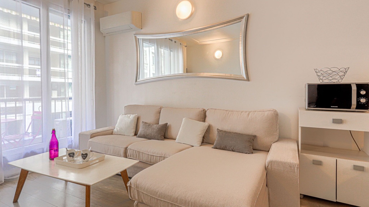 Photo of Livingroom in Musicians Quarter