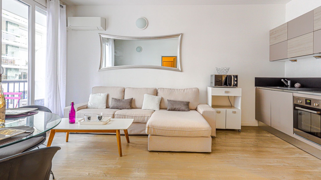 Photo of Livingroom in Musicians Quarter