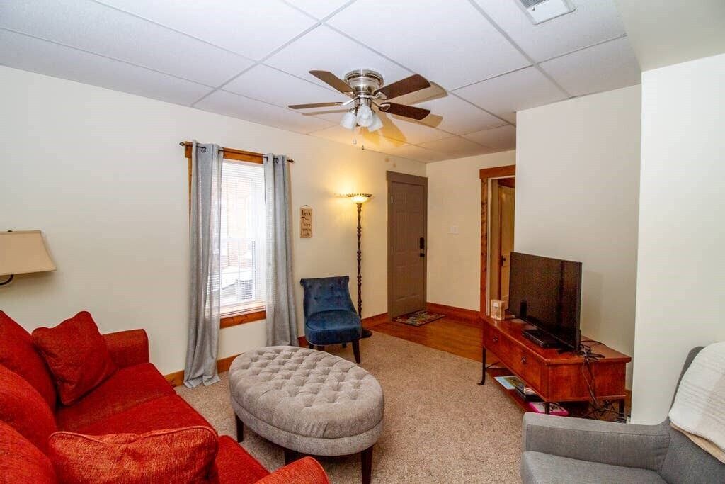 Photo of Others in Hermann