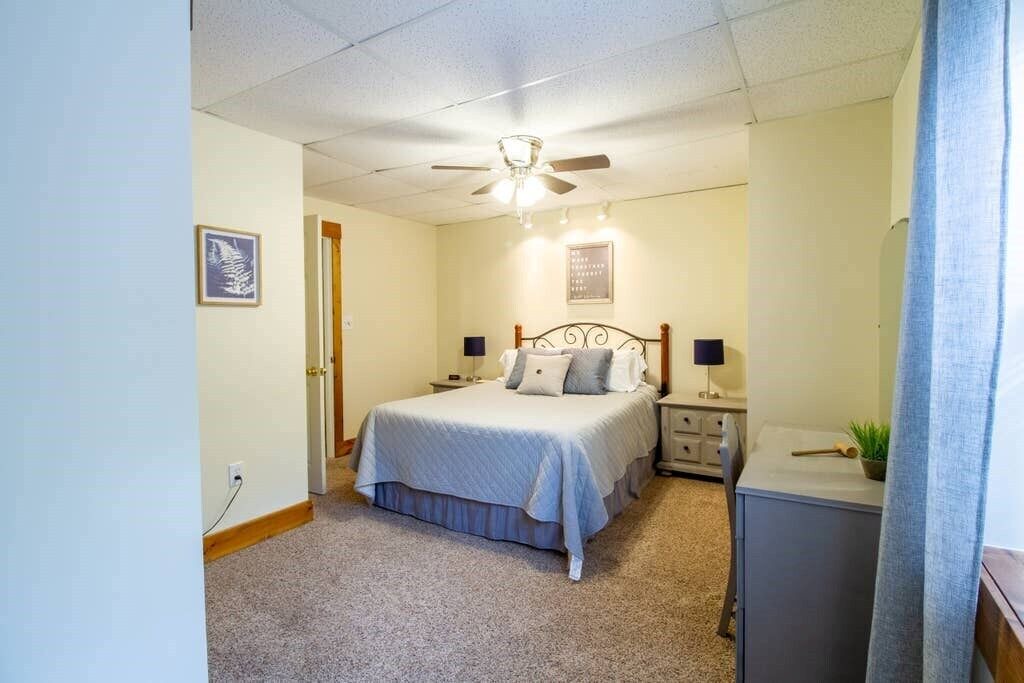 Photo of Others in Hermann