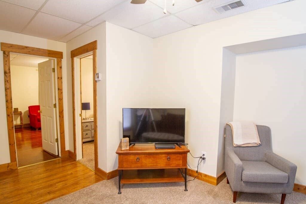 Photo of Others in Hermann