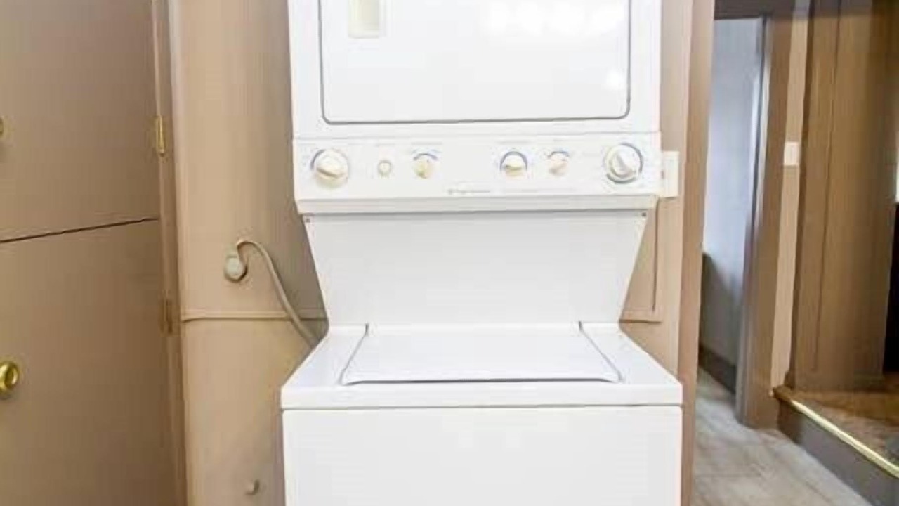 Photo of Others in Hermann