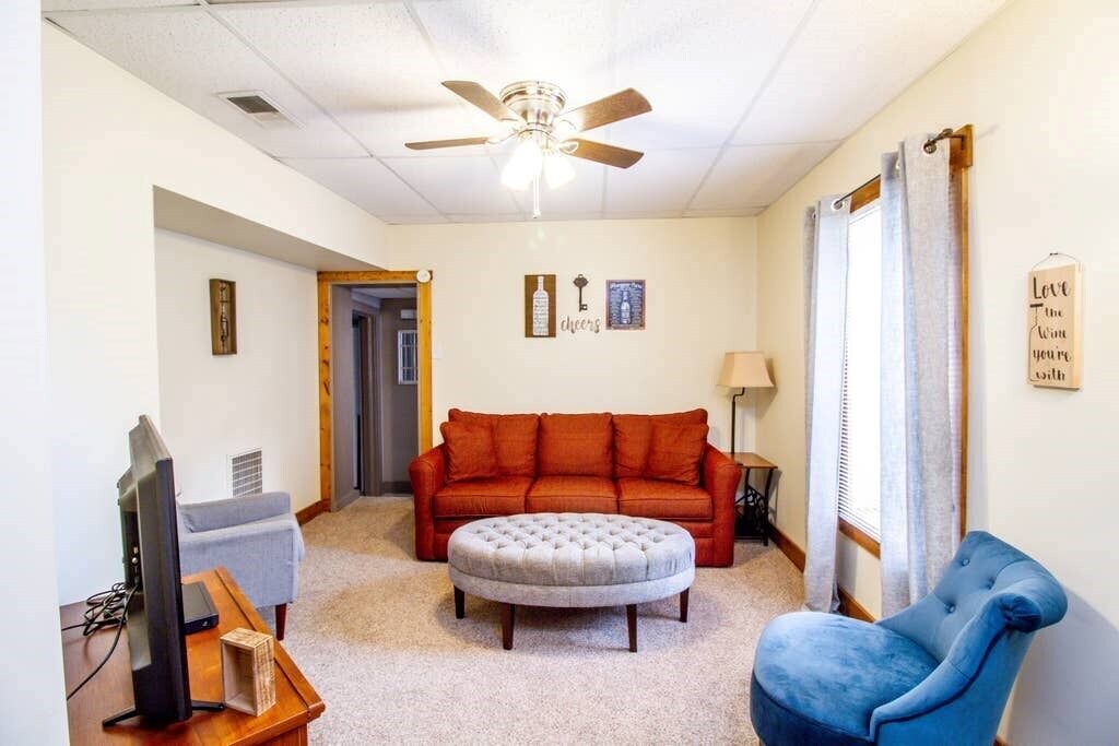 Photo of Others in Hermann