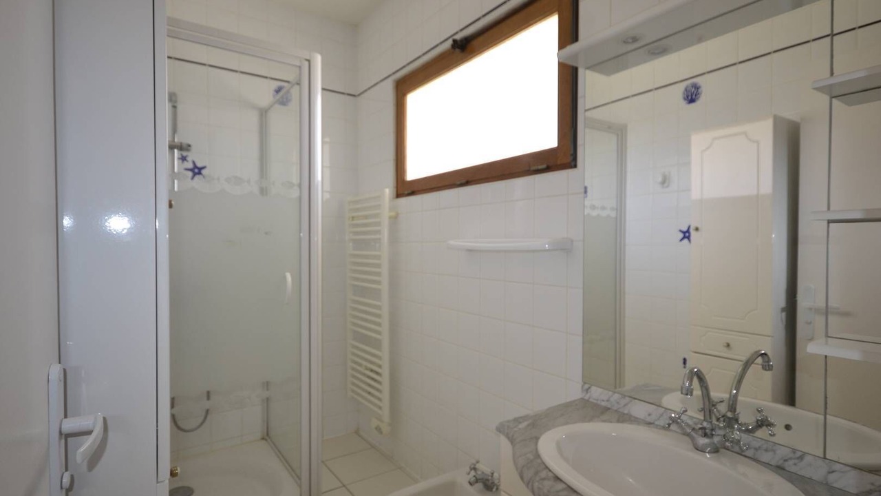 Photo of Bathroom in La Faviere