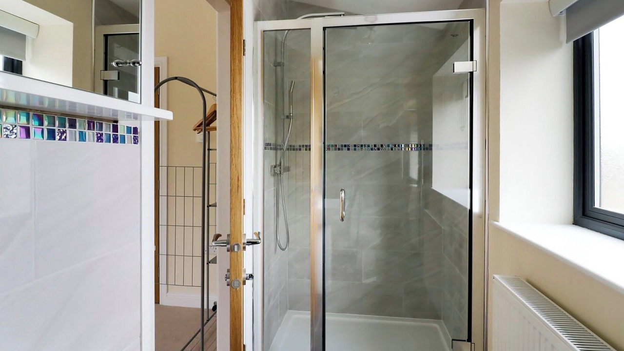 Photo of Bedroom in Swadlincote