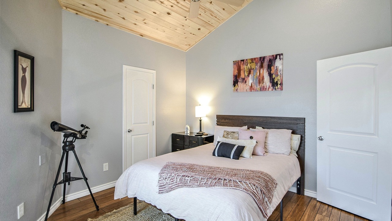 Photo of Bedroom in Granbury