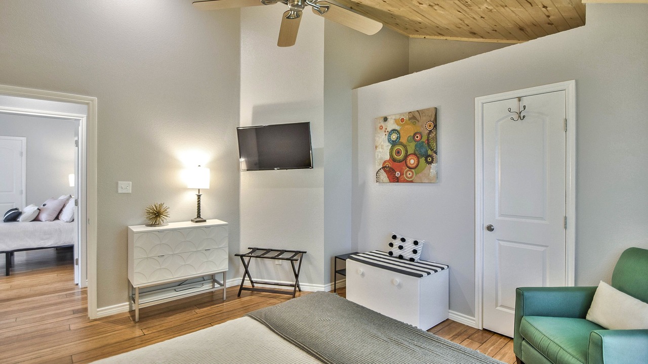 Photo of Bedroom in Granbury