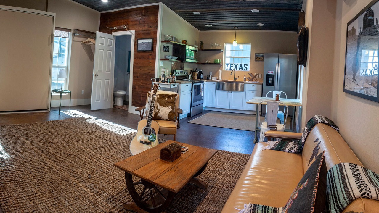 Photo of Livingroom in South Manchaca