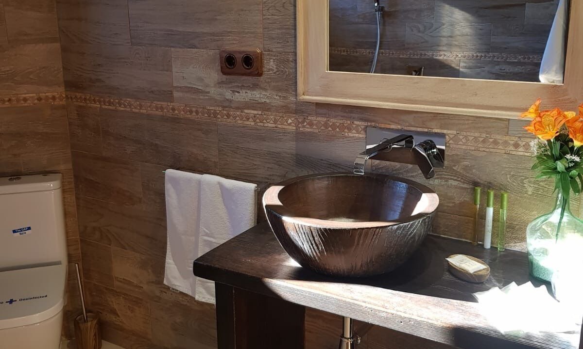 Photo of Bathroom in Pontons