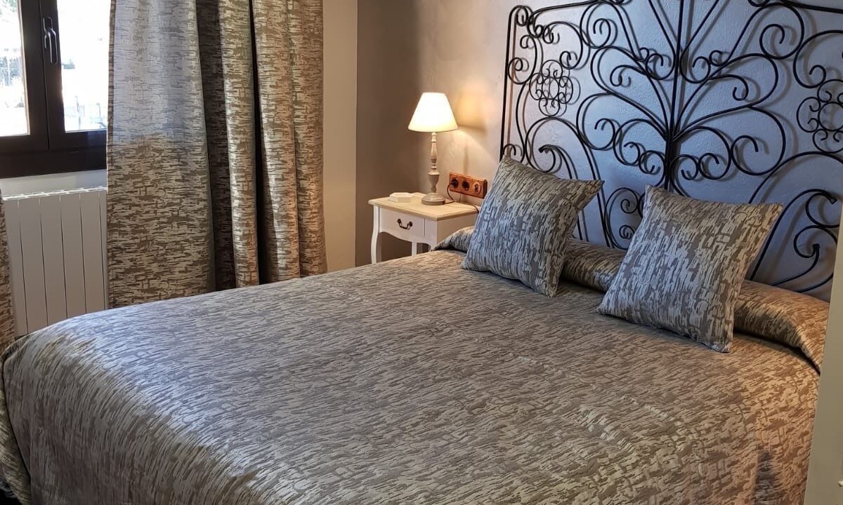 Photo of Bedroom in Pontons