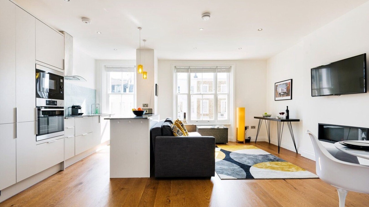 Photo of Livingroom in Earl's Court