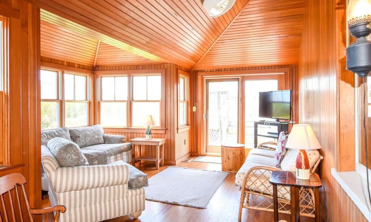 Photo of Livingroom in East Orleans