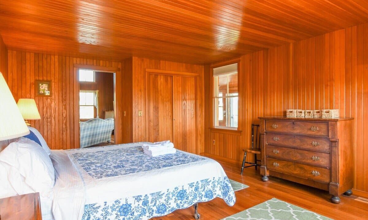 Photo of Bedroom in East Orleans