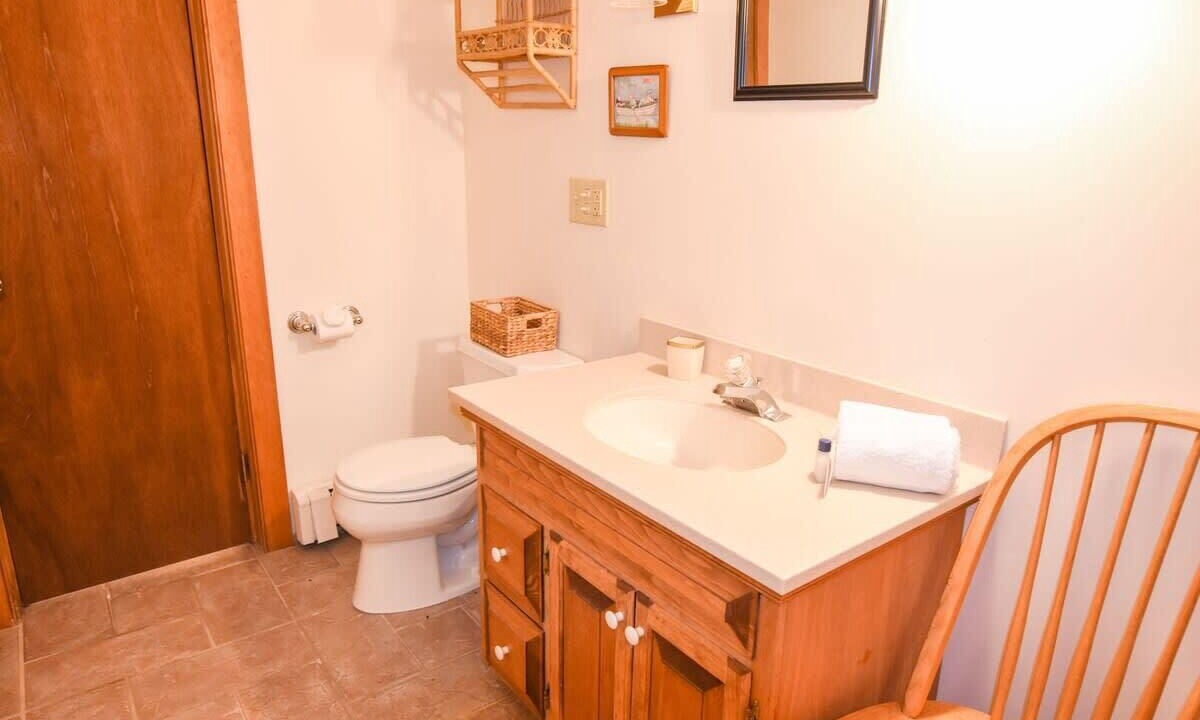 Photo of Bathroom in East Orleans