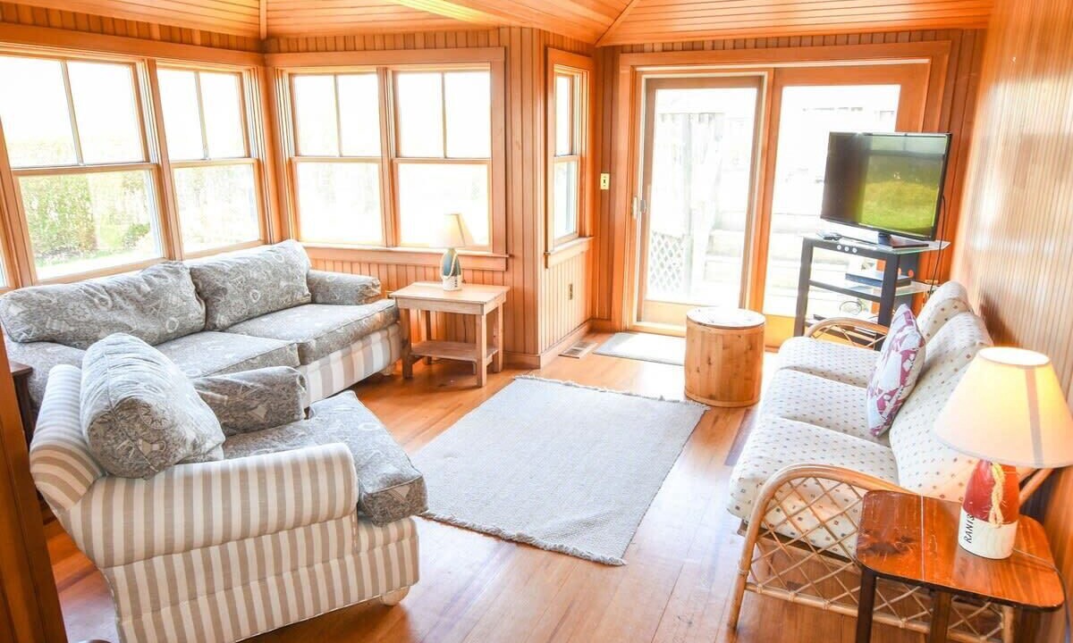 Photo of Livingroom in East Orleans