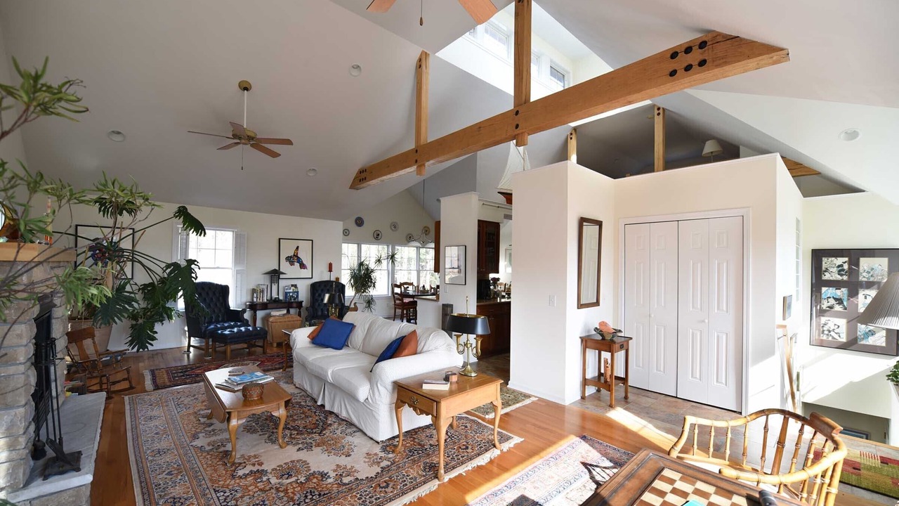 Photo of Livingroom in Skaneateles