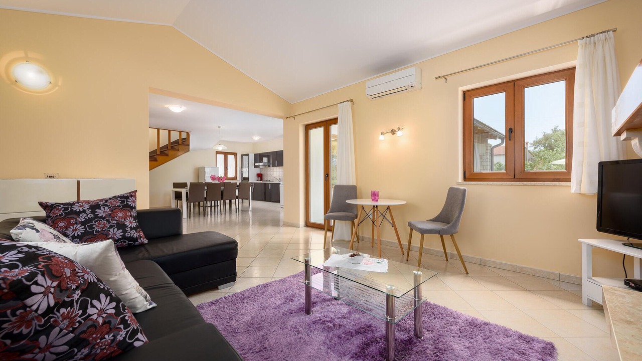 Photo of Bedroom in Mofardini