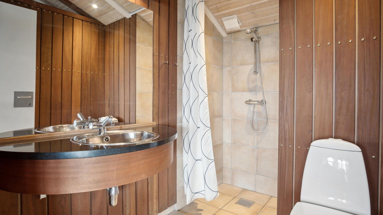 Photo of Bathroom in Lyngsbæk Strand