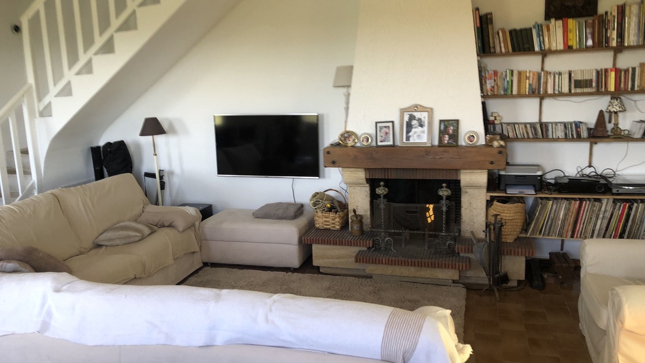 Photo of Livingroom in Largentiere