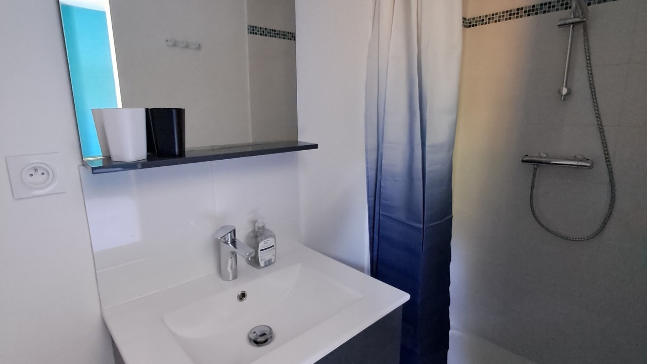 Photo of Bathroom in Le Thoureil