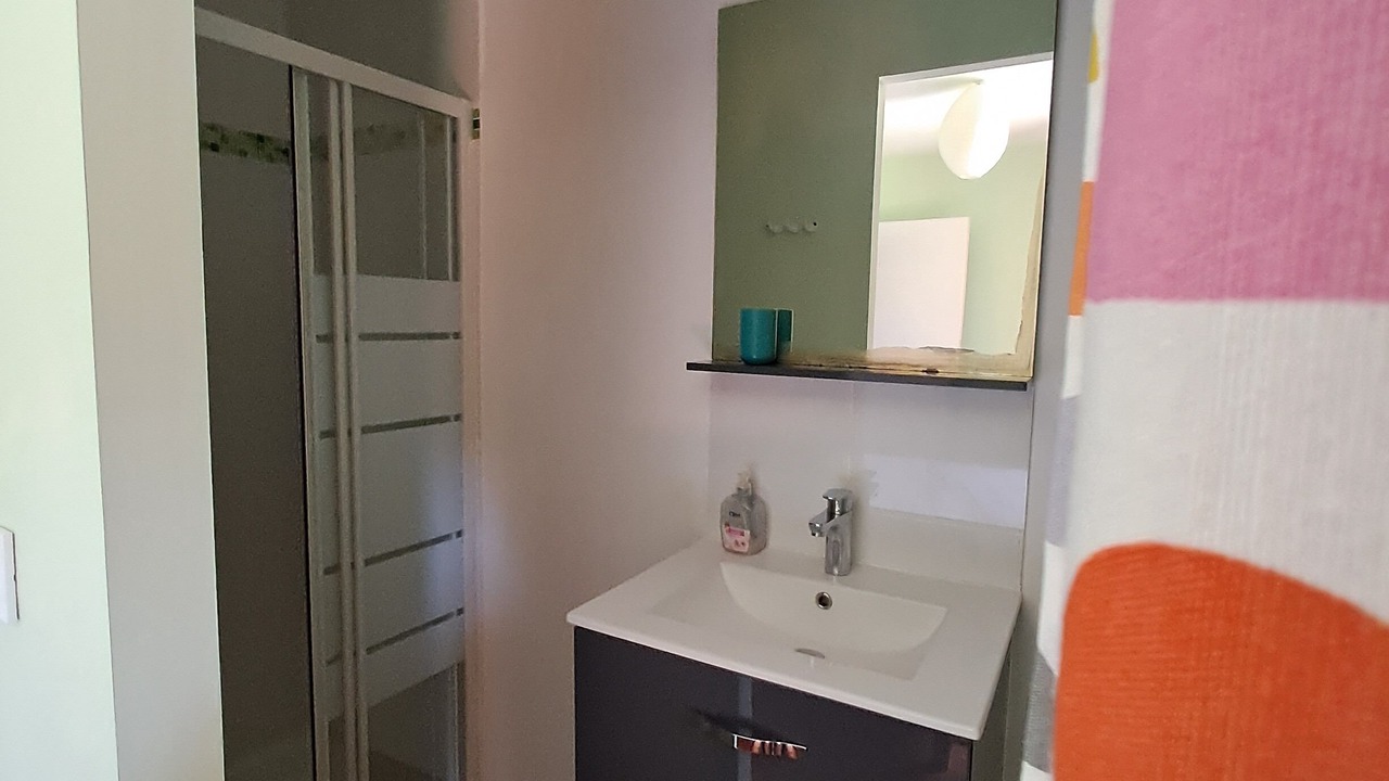 Photo of Bathroom in Le Thoureil