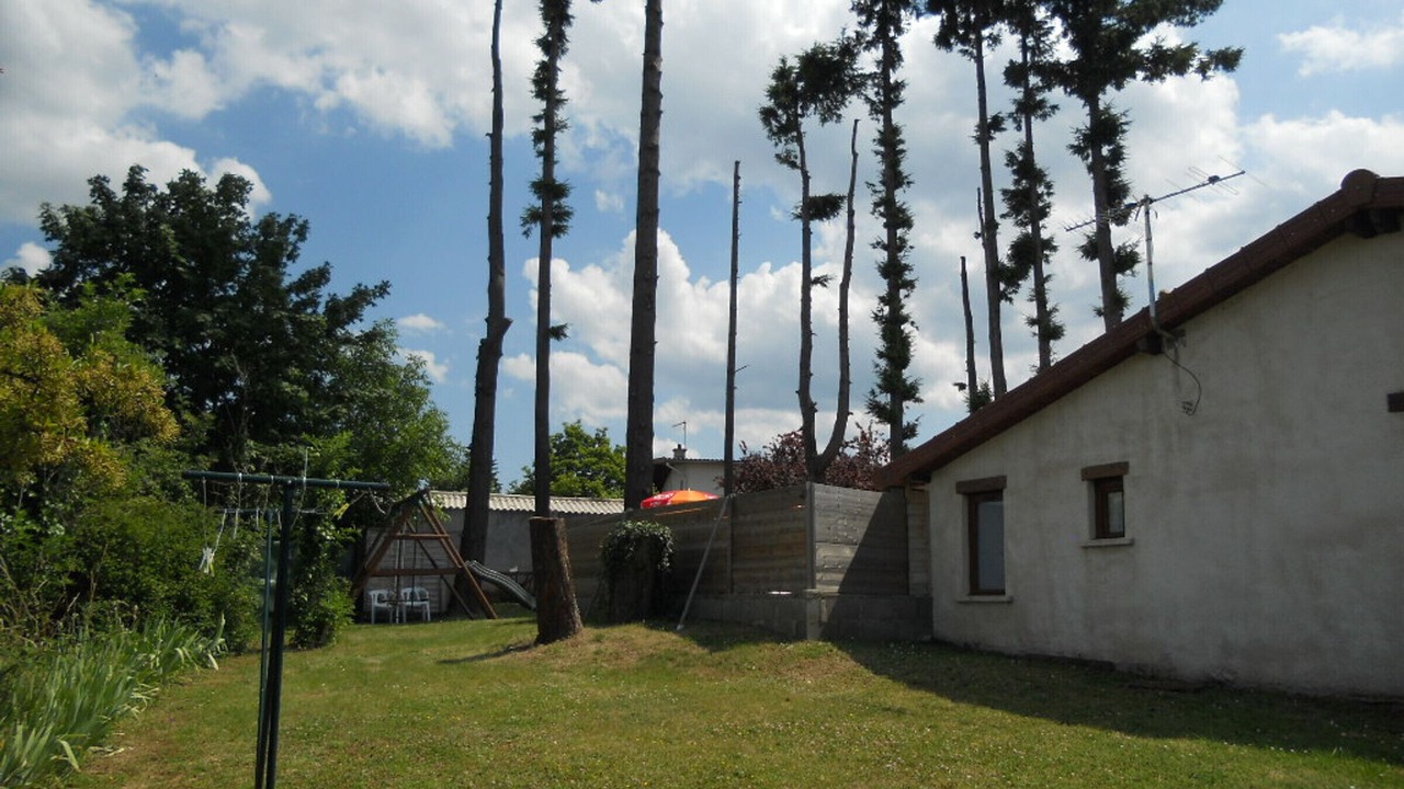 Photo of Outdoor in Saint-Haon-le-Chatel