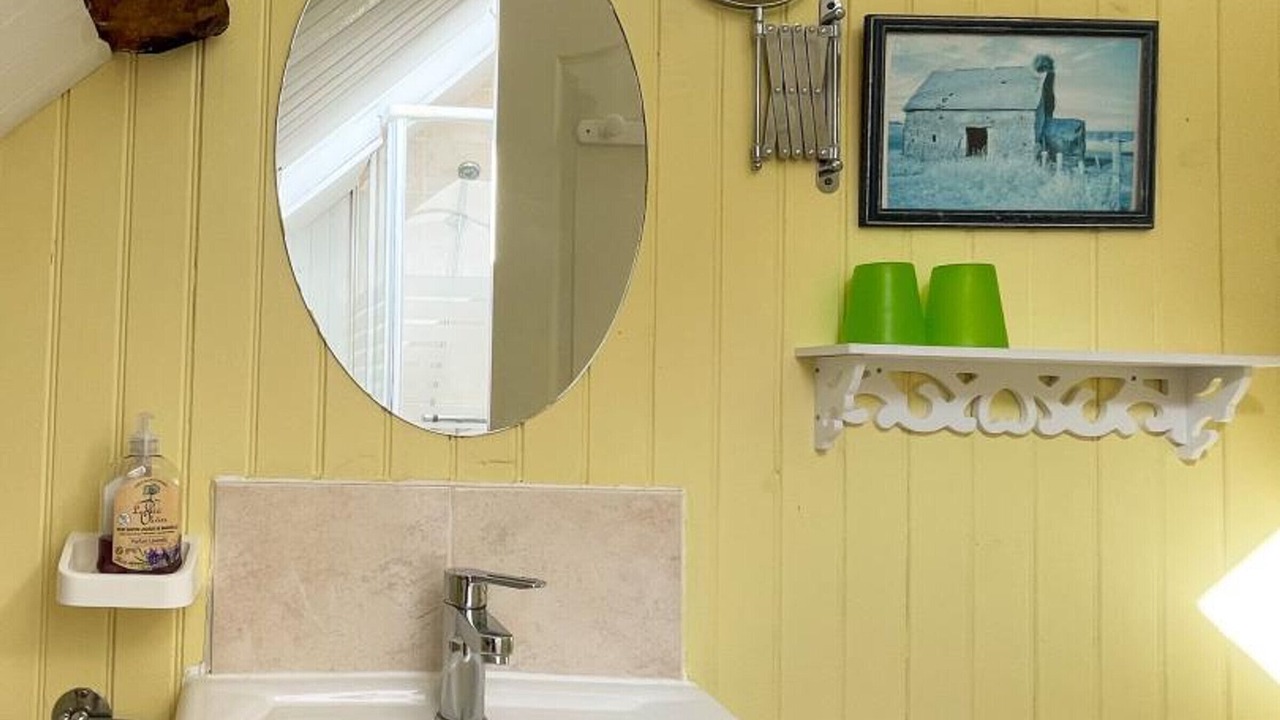 Photo of Bathroom in L'Epinay-le-Comte