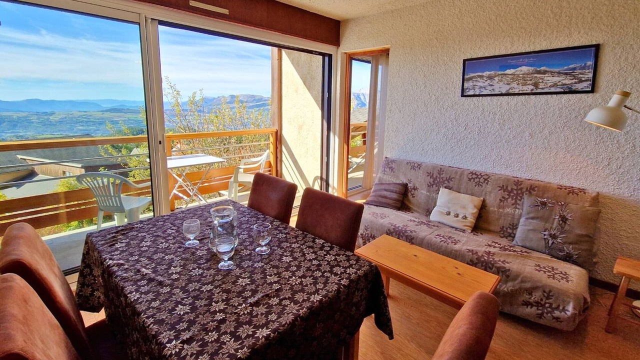 Photo of Livingroom in Saint-Michel-de-Chaillol