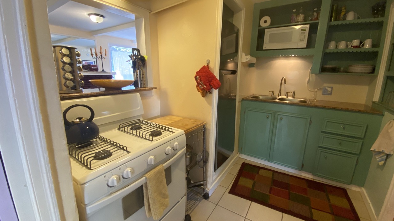 Photo of Kitchen in South River City