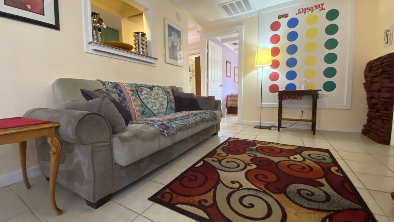 Photo of Livingroom in South River City