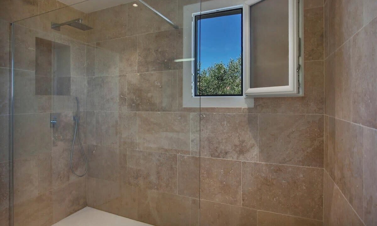 Photo of Bathroom in Furiani