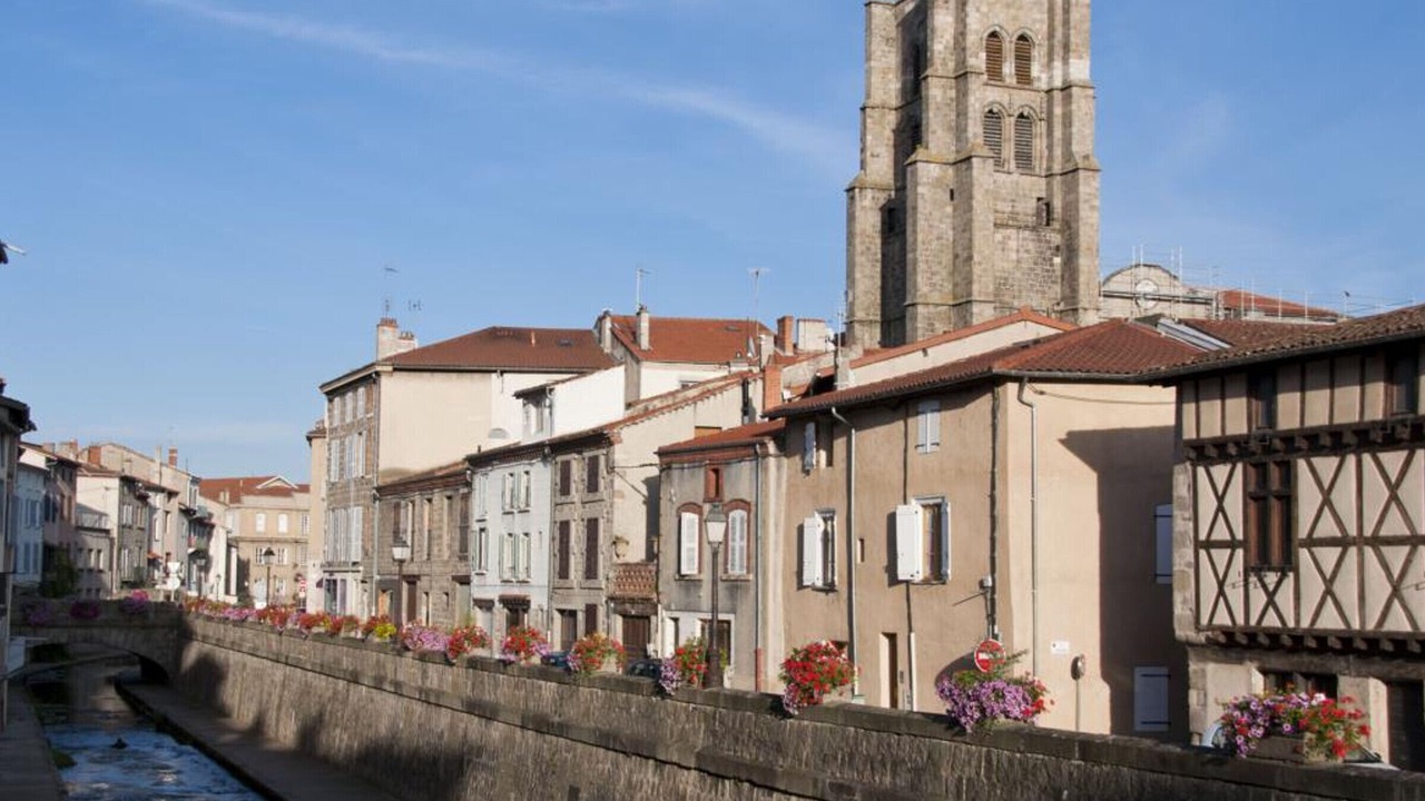 Photo of Others in Chalain-le-Comtal