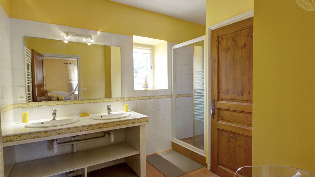 Photo of Bathroom in Chalain-le-Comtal