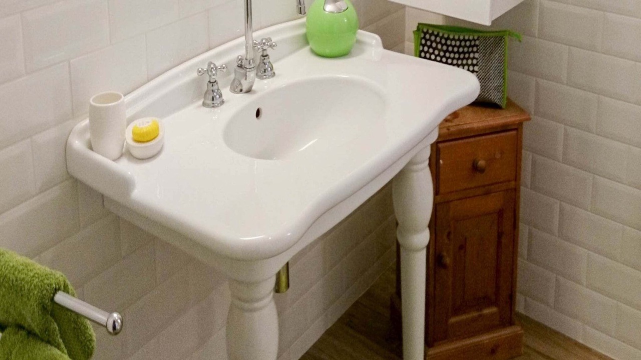 Photo of Bathroom in Bruniquel