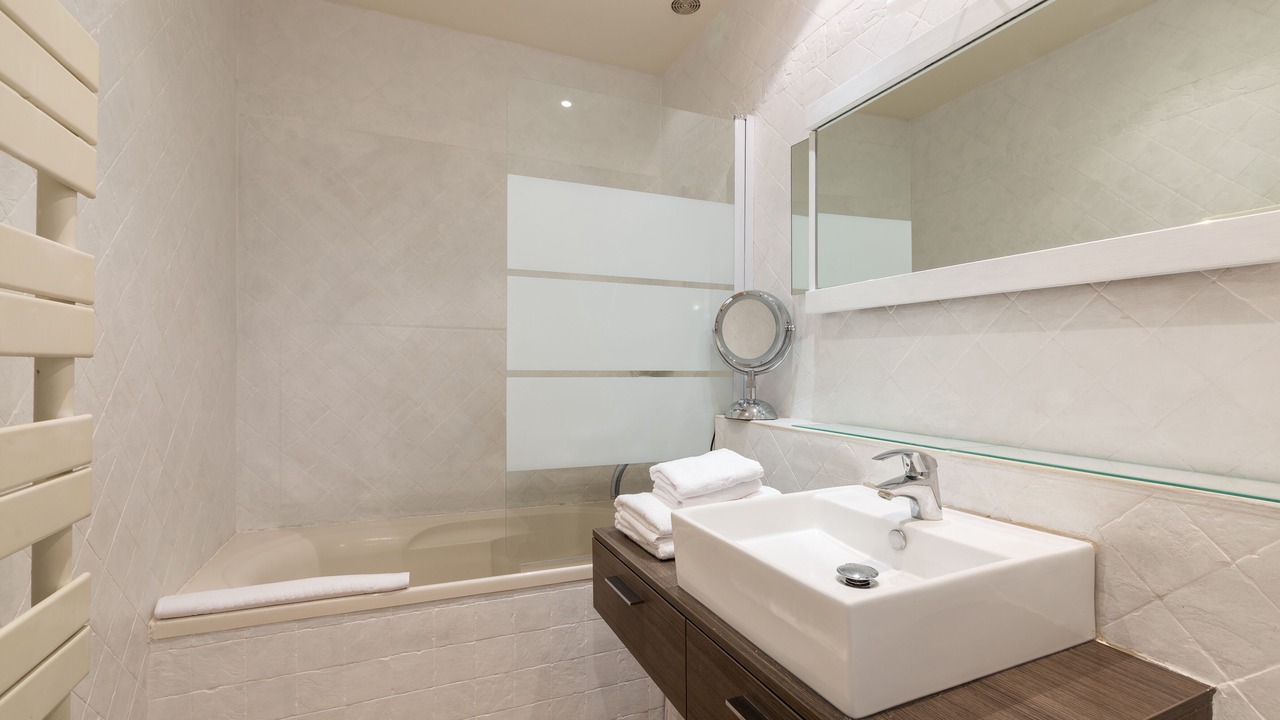 Photo of Bathroom in 16th Arrondissement