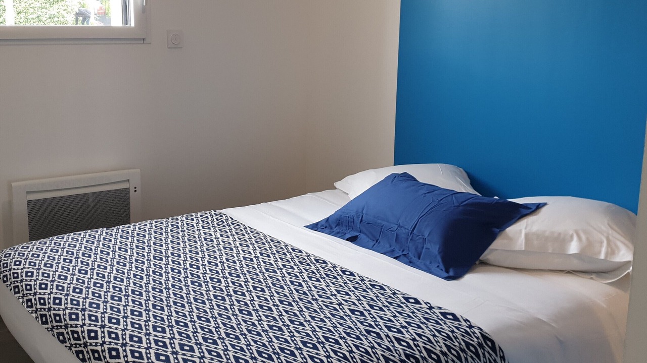Photo of Bedroom in Plonevez-Porzay
