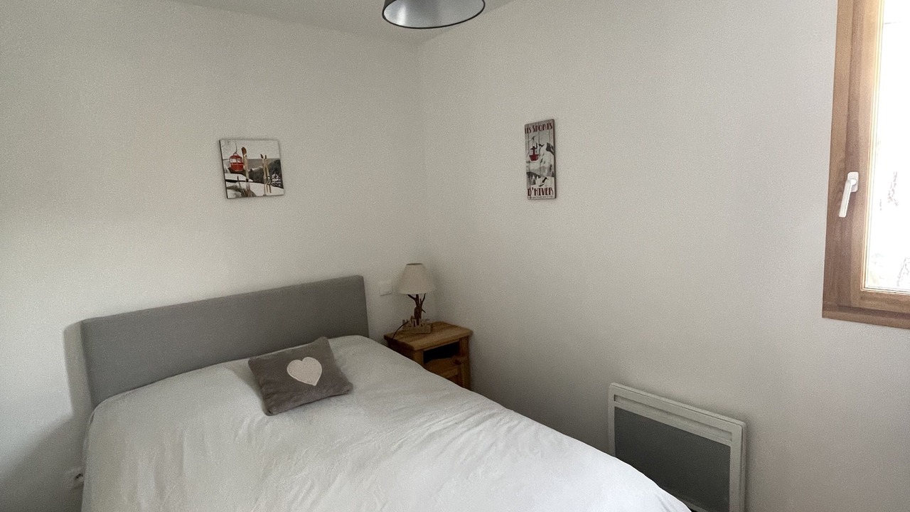 Photo of Bedroom in Allos