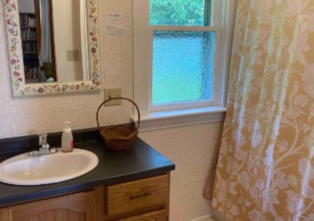 Photo of Bathroom in Darnley