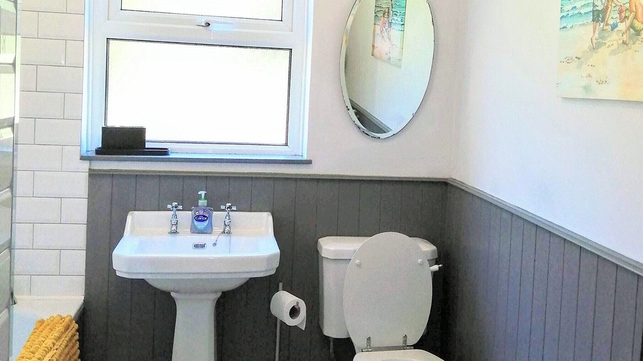 Photo of Bathroom in Tregaron
