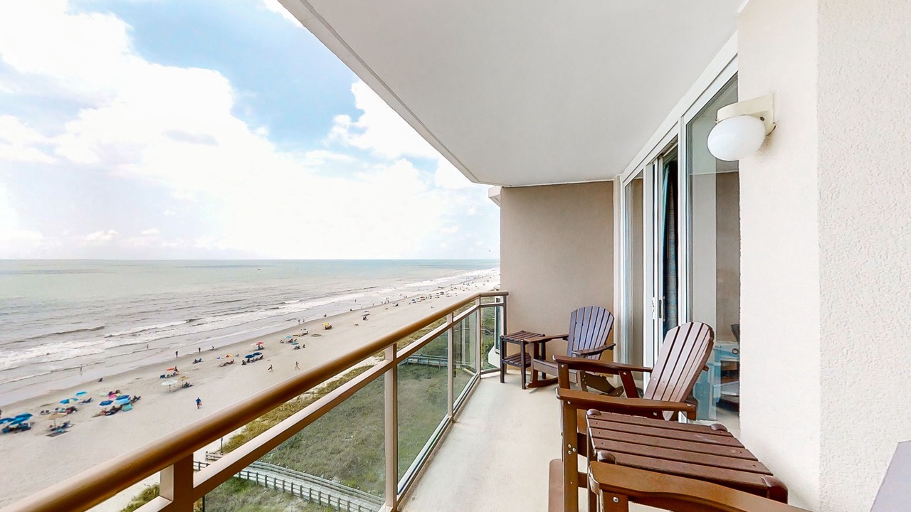 Photo of Patio Balcony in Crescent Beach