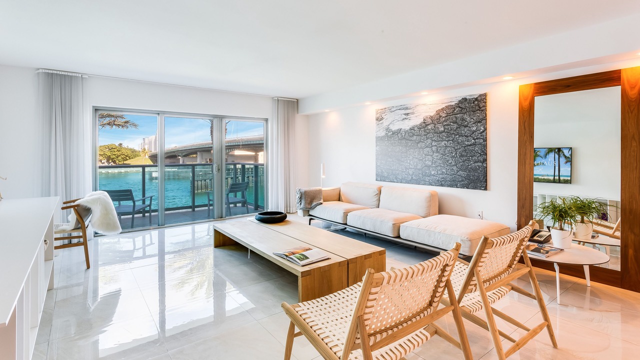 Photo of Livingroom in Bal Harbour